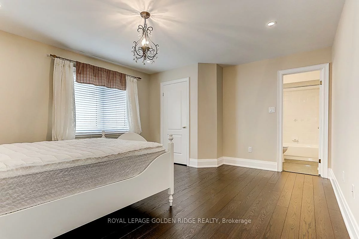 11, Hillsborough, Bayview Hill, Richmond Hill