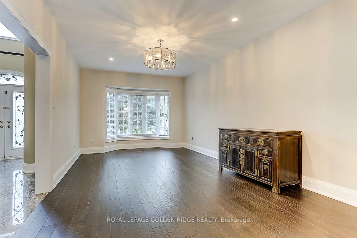 11, Hillsborough, Bayview Hill, Richmond Hill