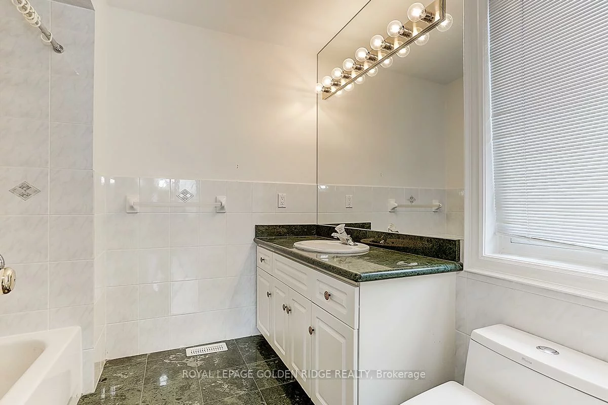 11, Hillsborough, Bayview Hill, Richmond Hill