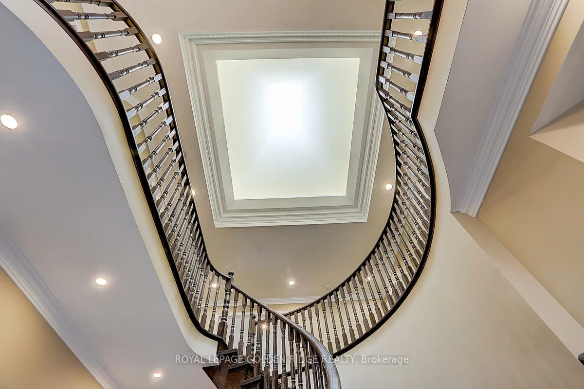 11, Hillsborough, Bayview Hill, Richmond Hill