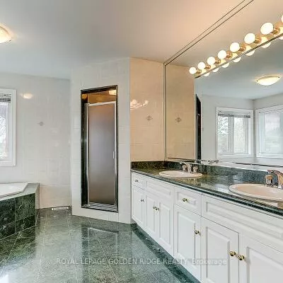11, Hillsborough, Bayview Hill, Richmond Hill
