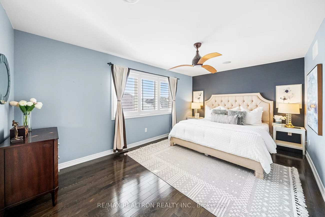17, Mansard, Jefferson, Richmond Hill