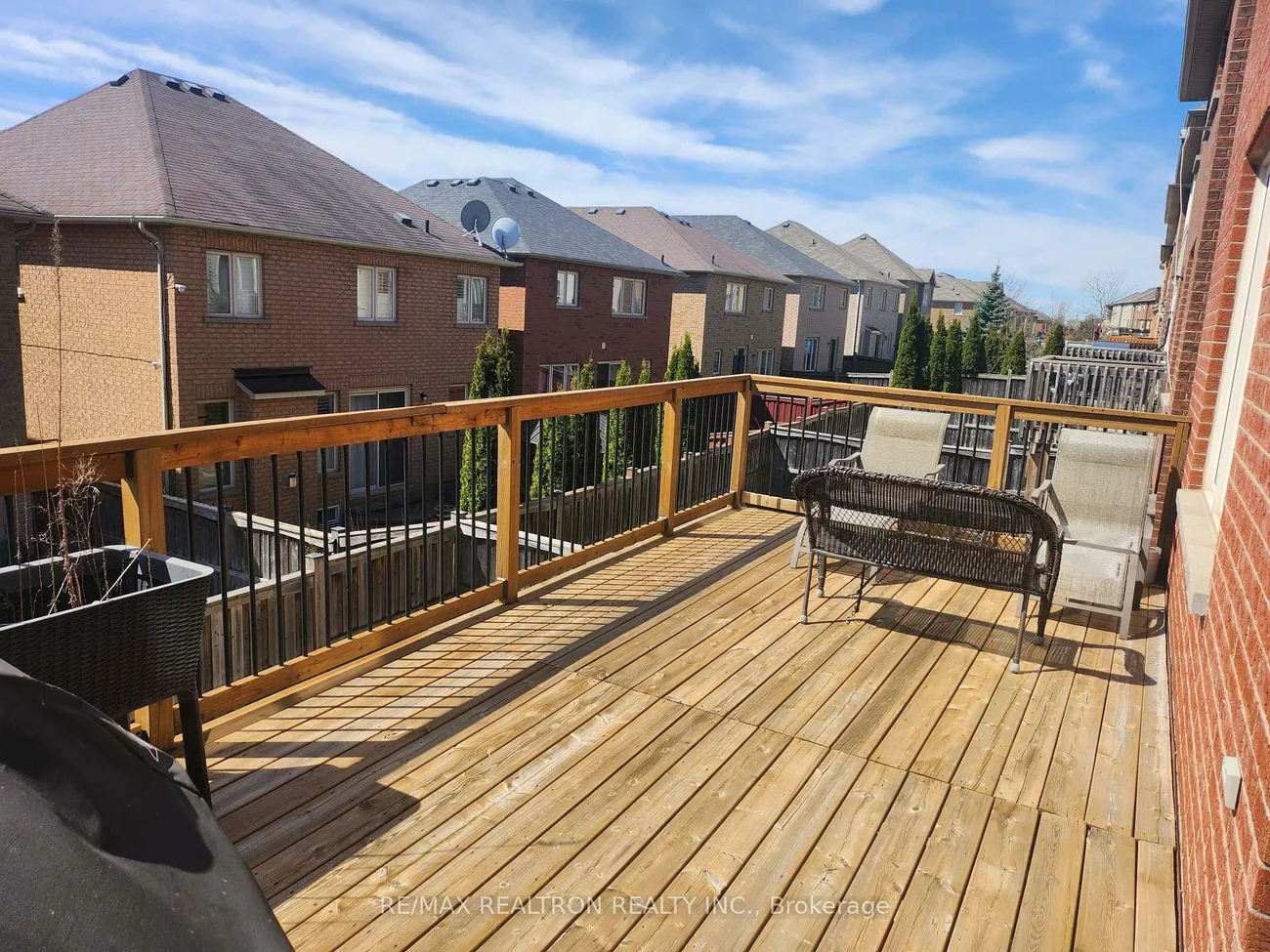 17, Mansard, Jefferson, Richmond Hill