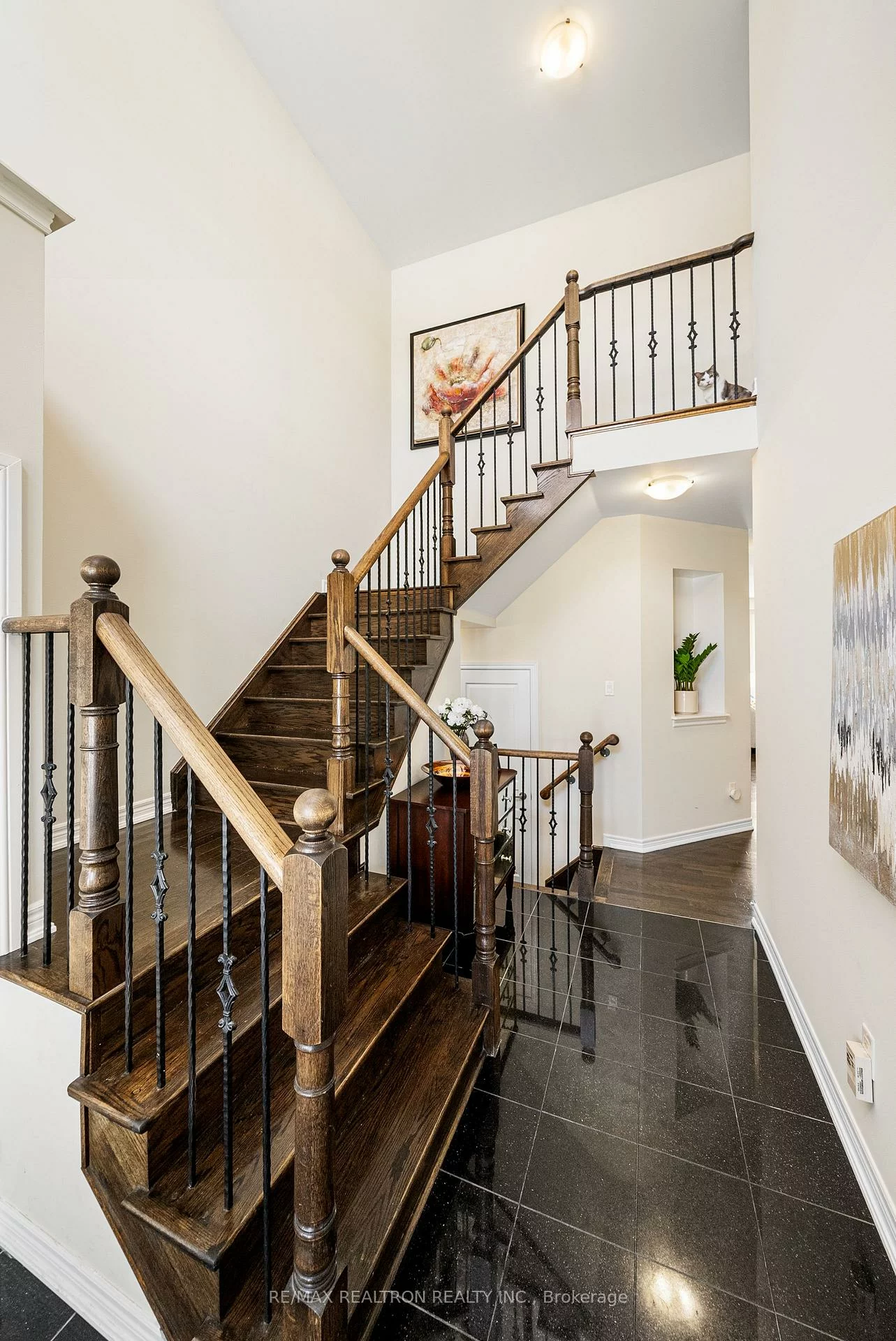 17, Mansard, Jefferson, Richmond Hill