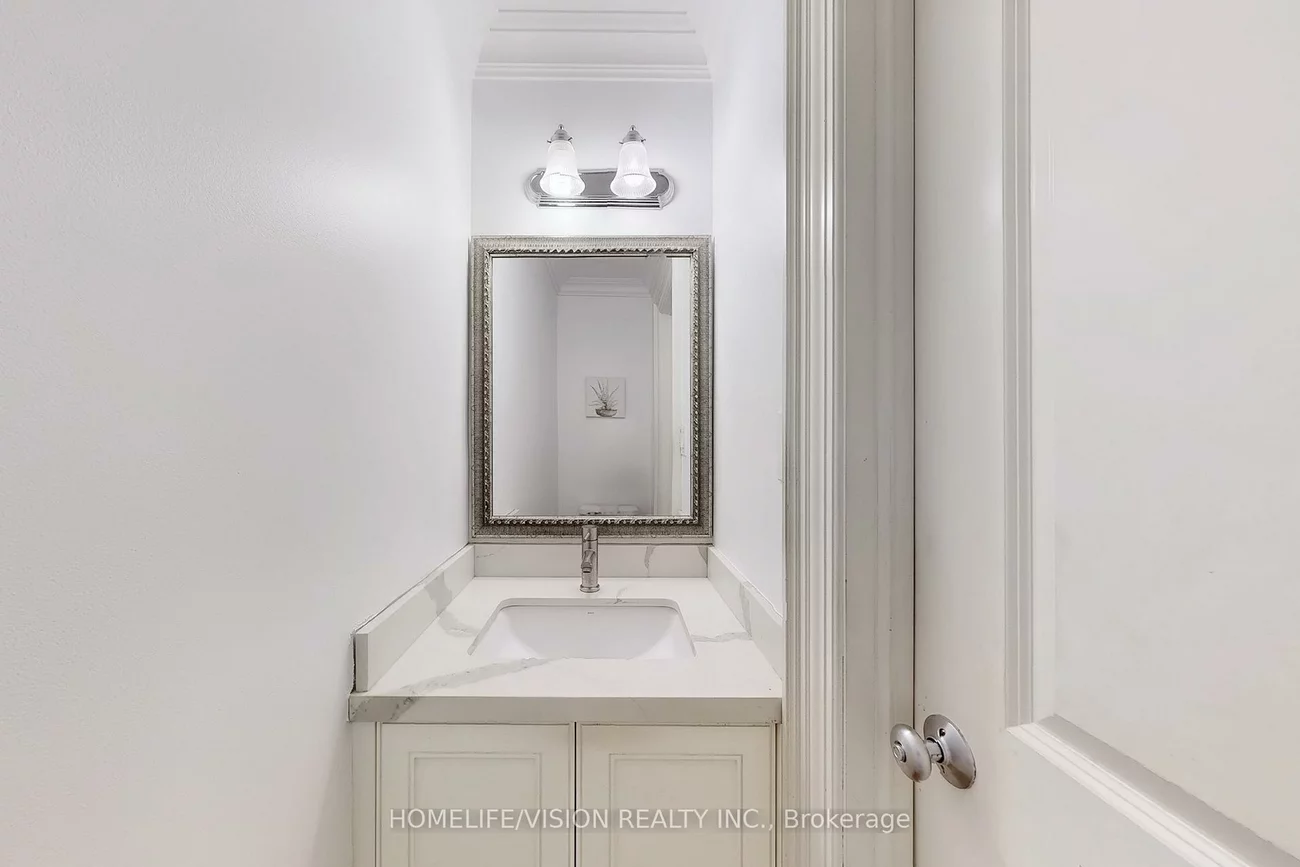 210, Castle Rock, North Richvale, Richmond Hill