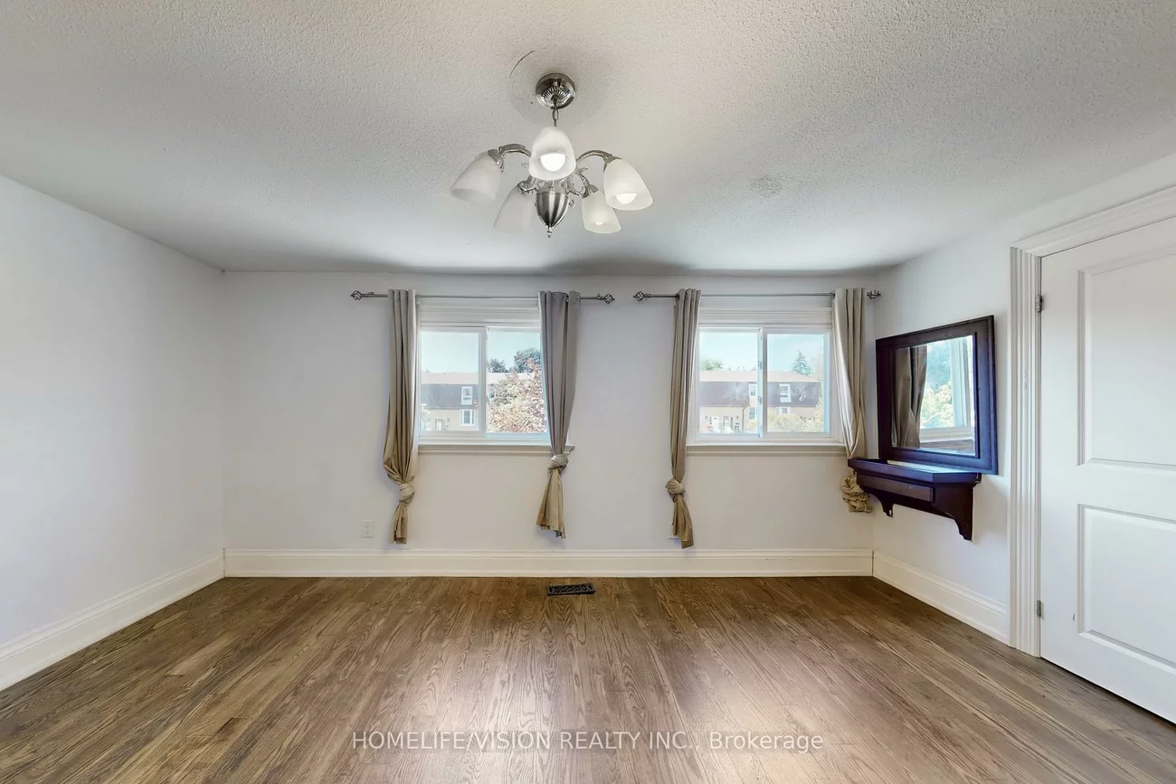 210, Castle Rock, North Richvale, Richmond Hill
