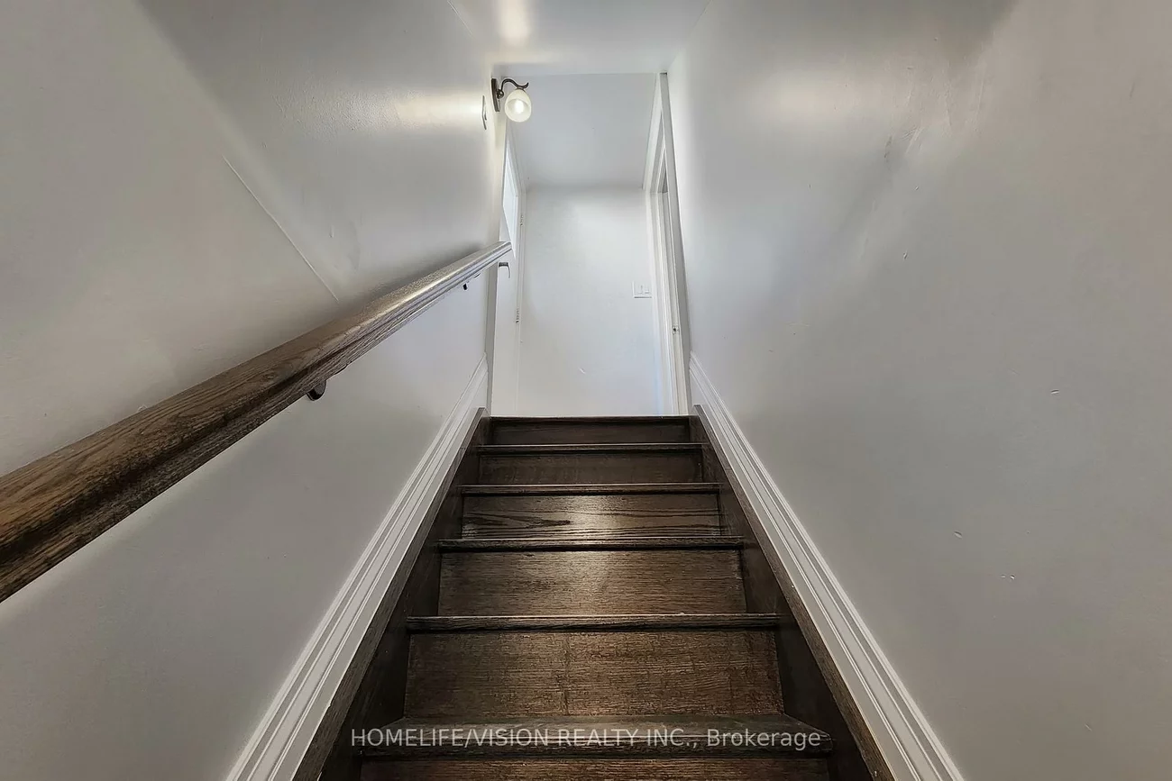 210, Castle Rock, North Richvale, Richmond Hill