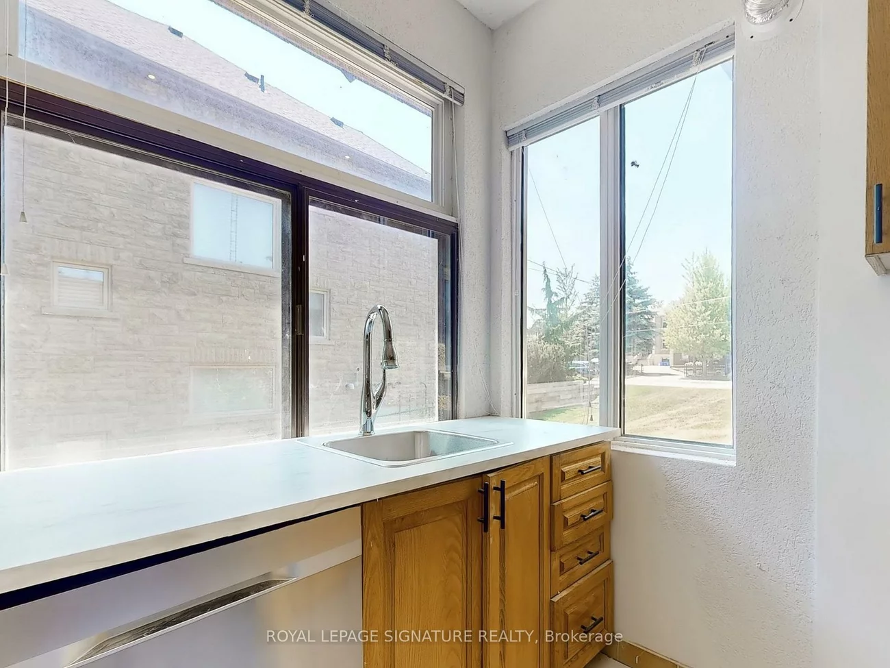 21, Yongeview, South Richvale, Richmond Hill