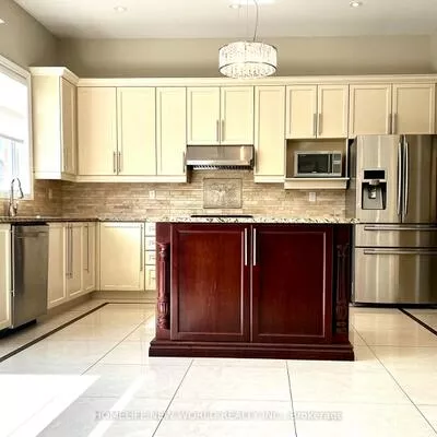 32, Wendelyn, Jefferson, Richmond Hill