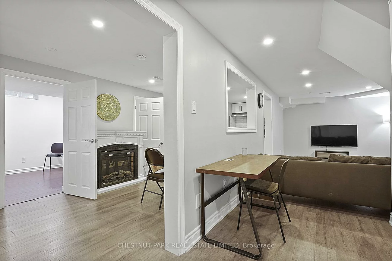 4, Glouster, Harding, Richmond Hill
