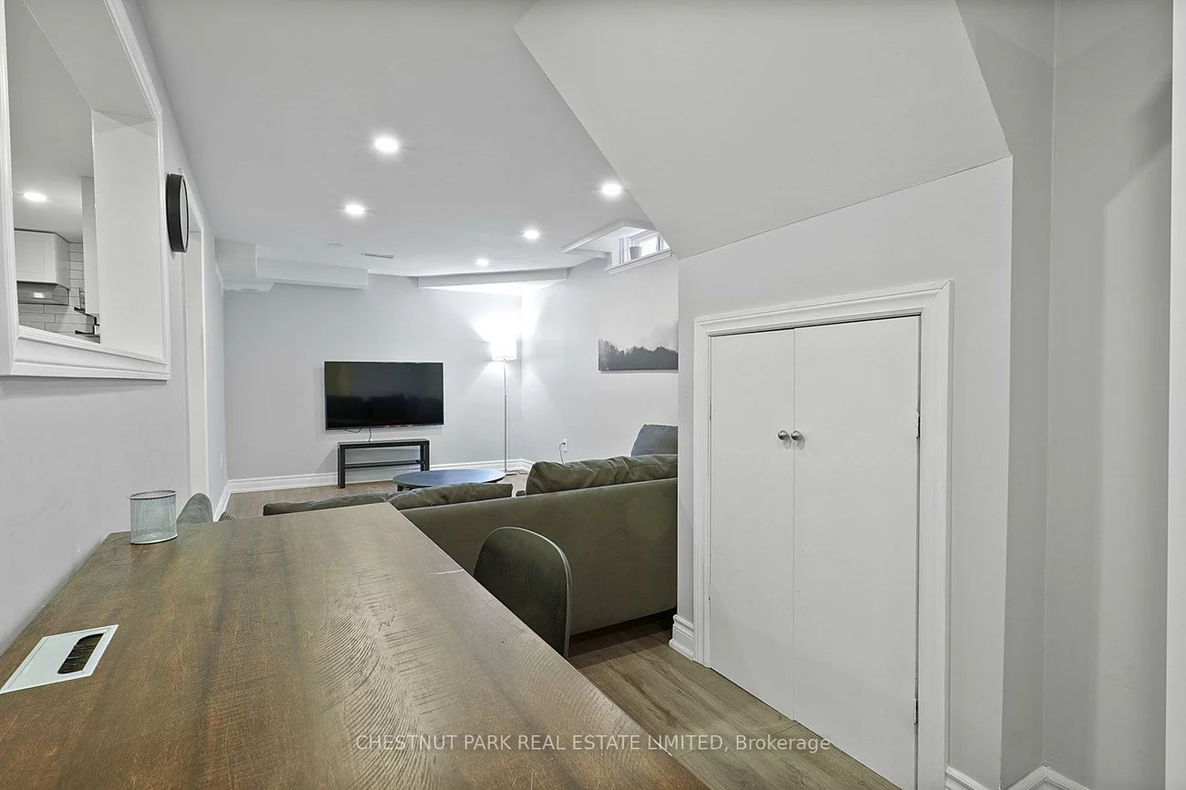 4, Glouster, Harding, Richmond Hill