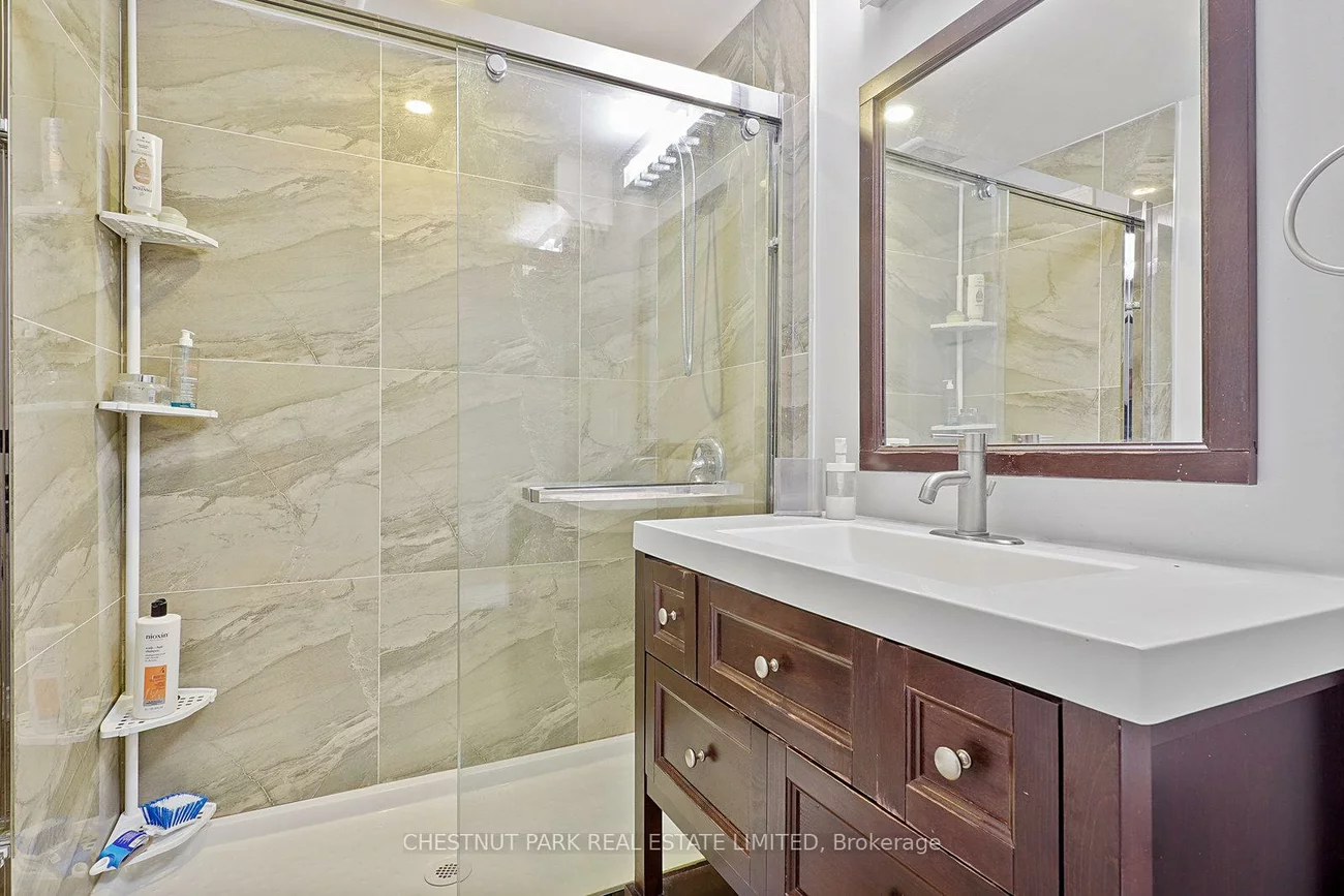 4, Glouster, Harding, Richmond Hill