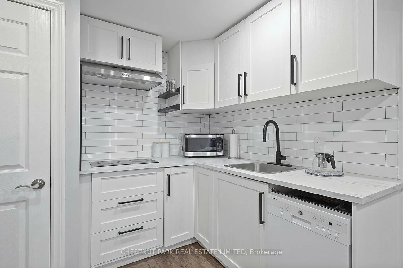 4, Glouster, Harding, Richmond Hill