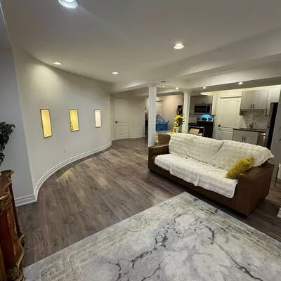 207, Shaftsbury, Westbrook, Richmond Hill