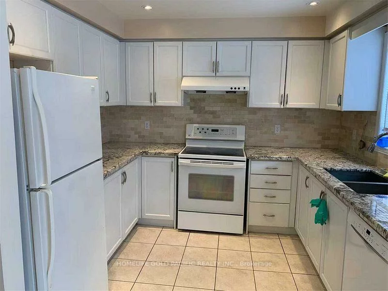 27, Moresby, Langstaff, Richmond Hill