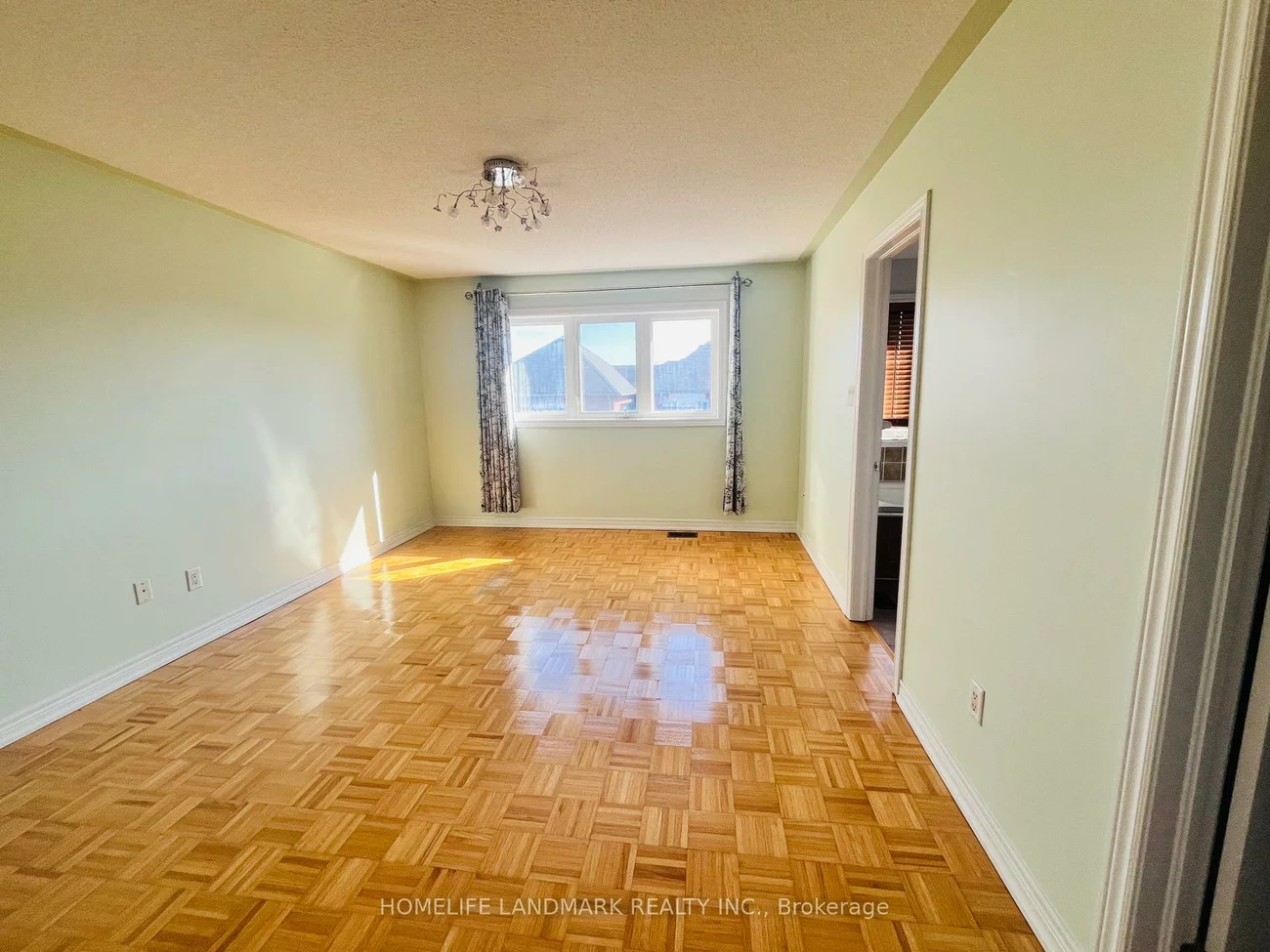 27, Thistle, Jefferson, Richmond Hill