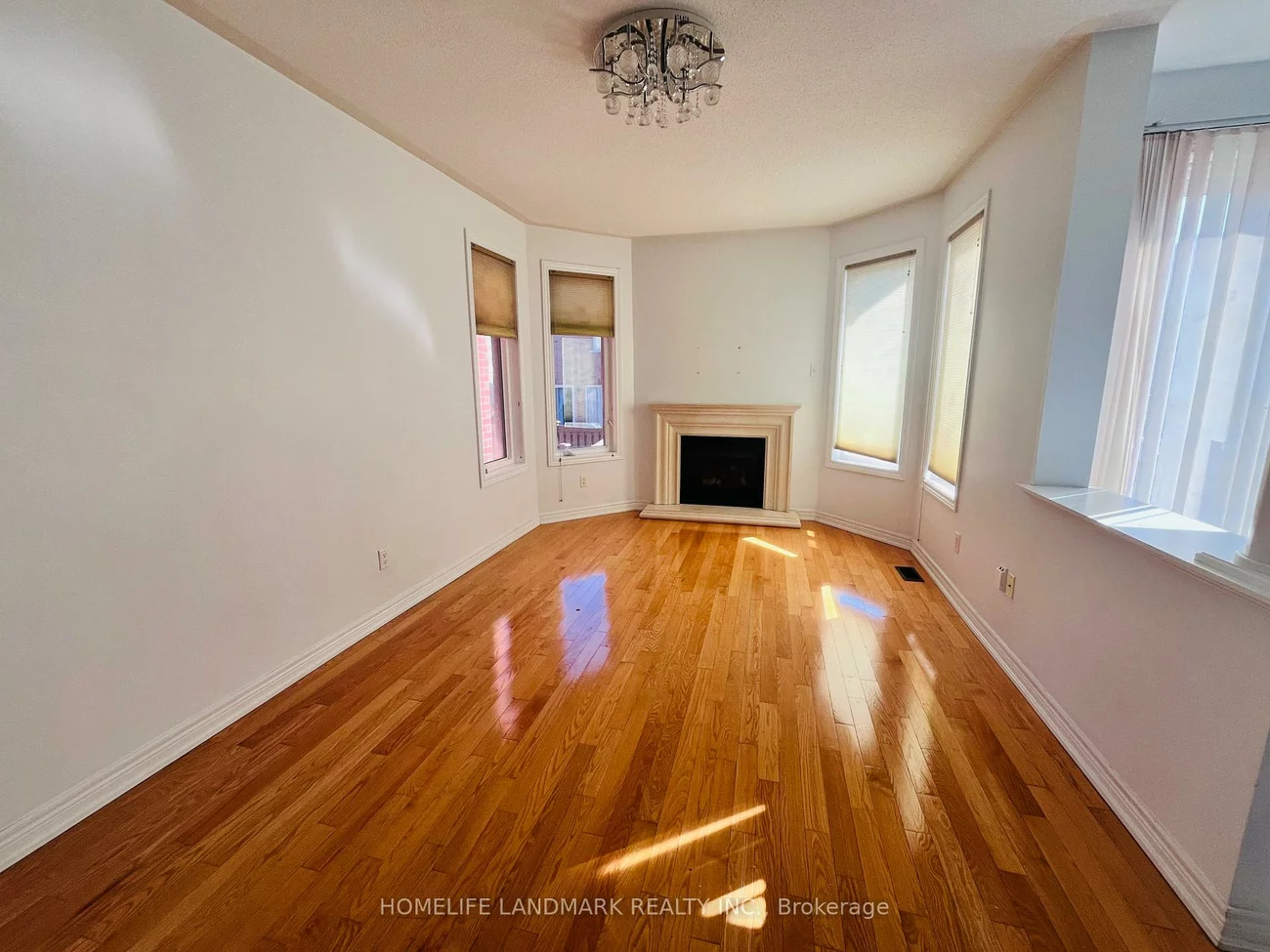 27, Thistle, Jefferson, Richmond Hill