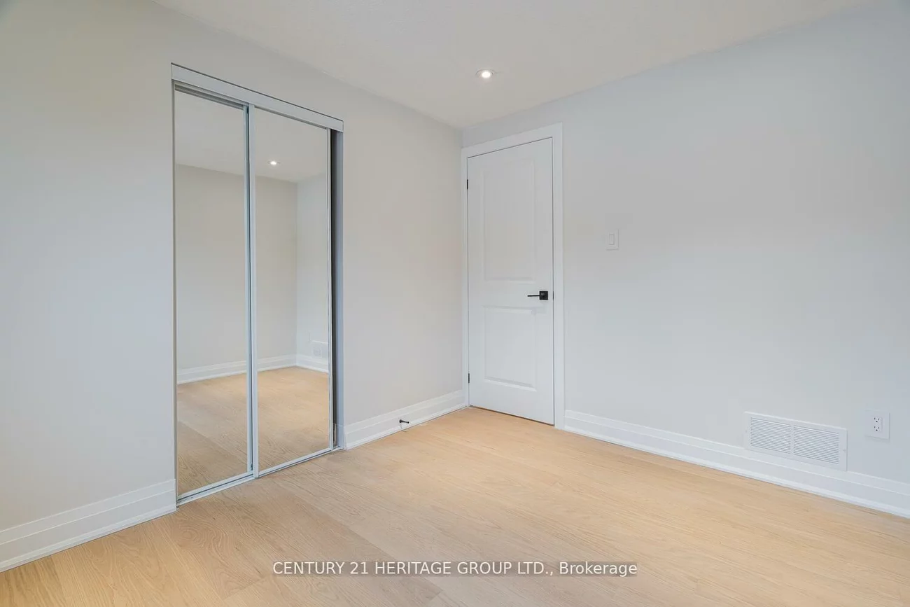 23, Merrylyn, North Richvale, Richmond Hill