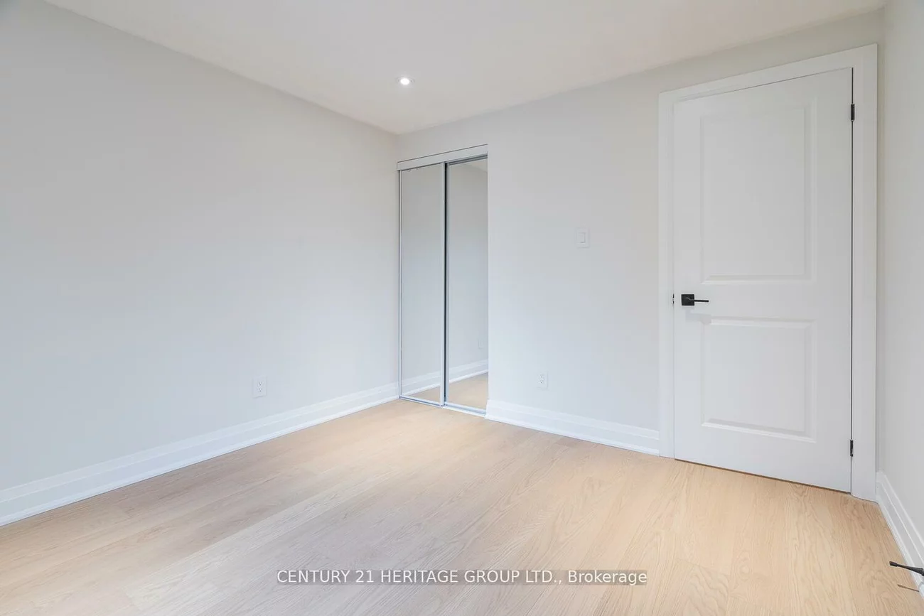 23, Merrylyn, North Richvale, Richmond Hill