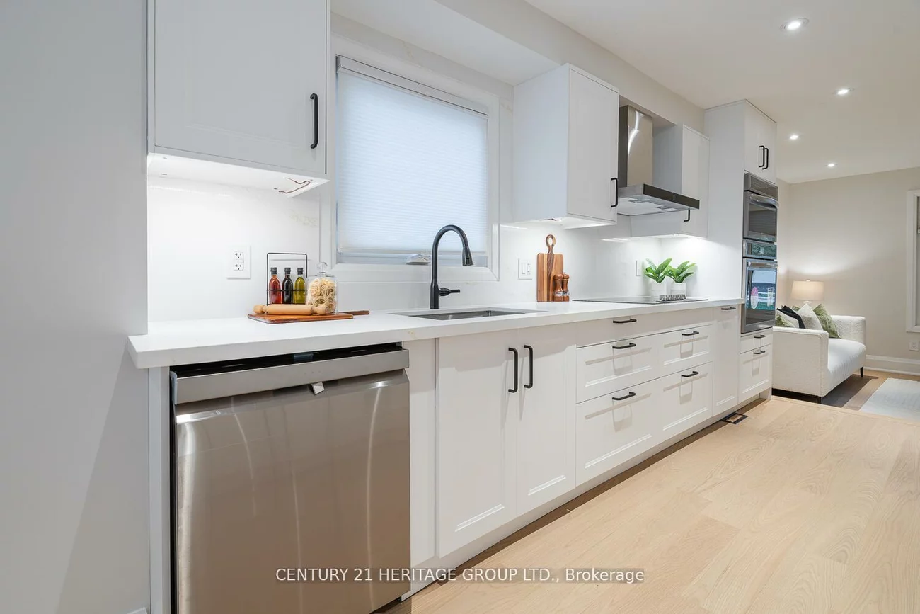 23, Merrylyn, North Richvale, Richmond Hill