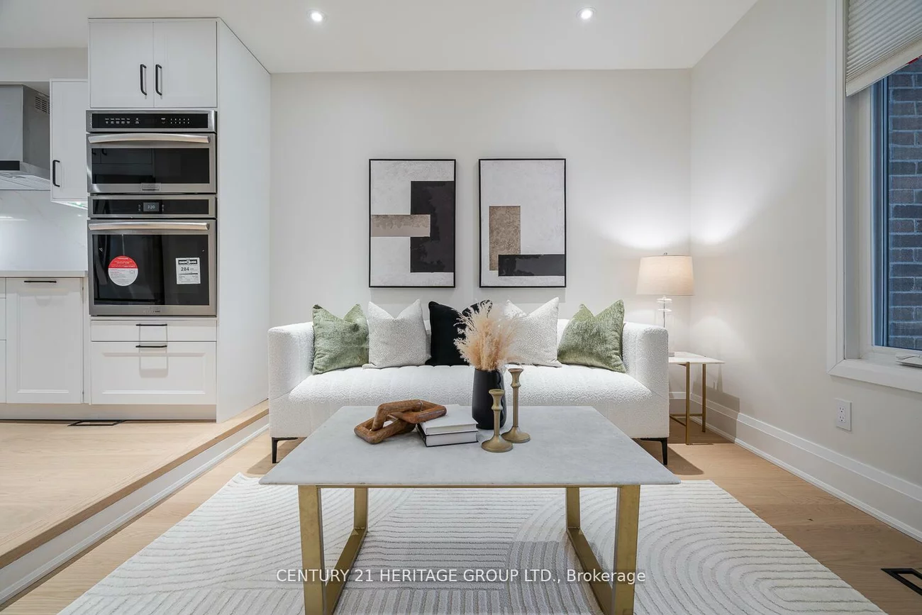 23, Merrylyn, North Richvale, Richmond Hill