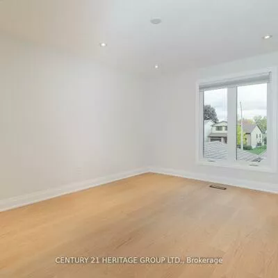 23, Merrylyn, North Richvale, Richmond Hill