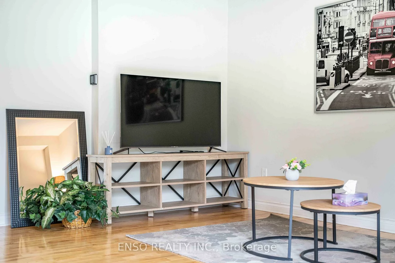 24, Gentry, Crosby, Richmond Hill