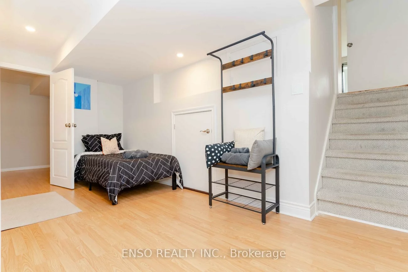 24, Gentry, Crosby, Richmond Hill