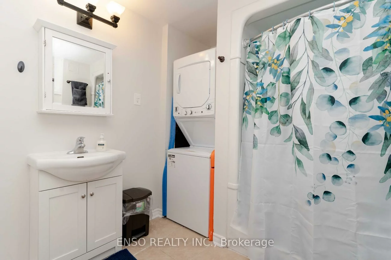 24, Gentry, Crosby, Richmond Hill