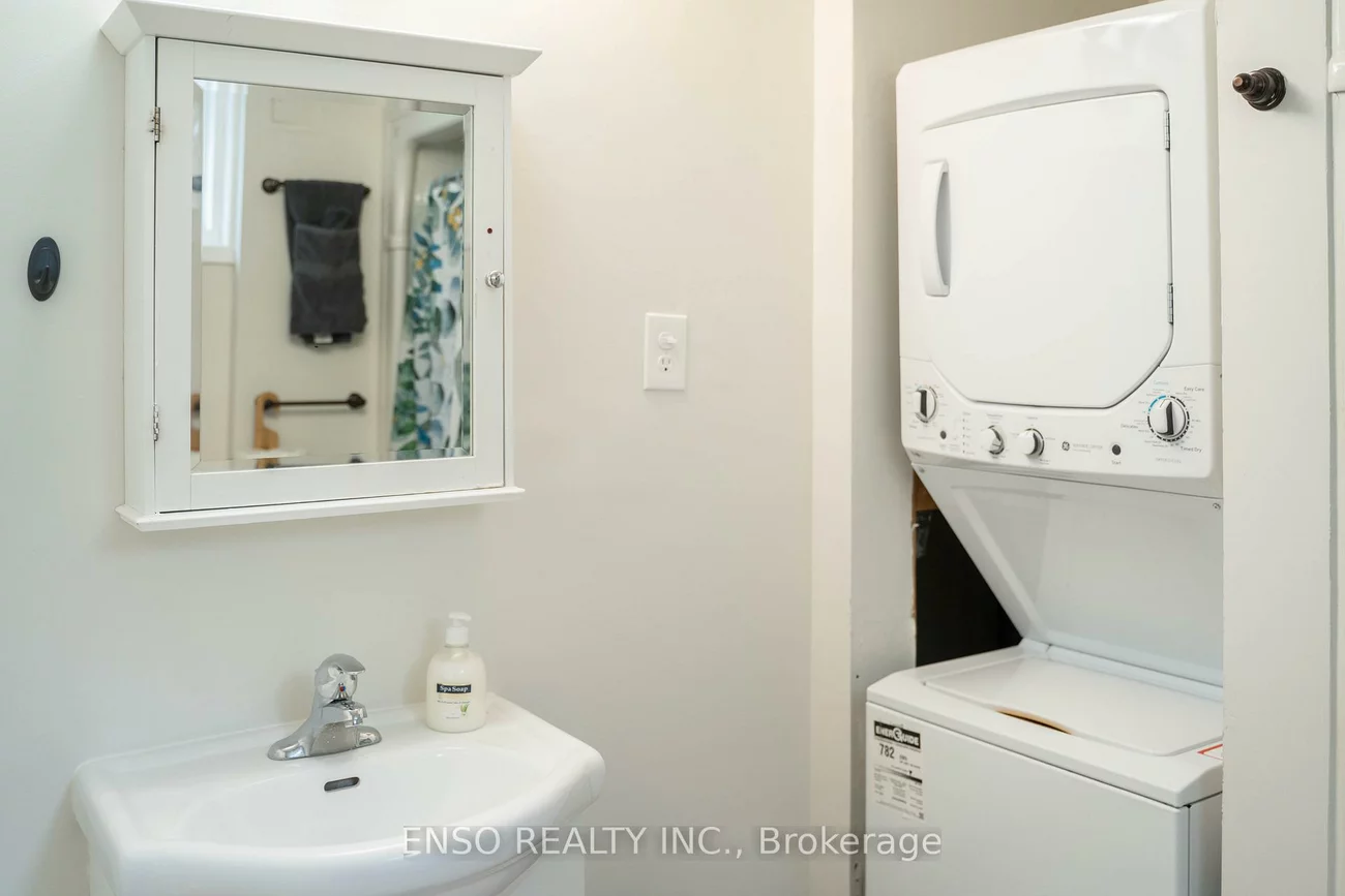 24, Gentry, Crosby, Richmond Hill