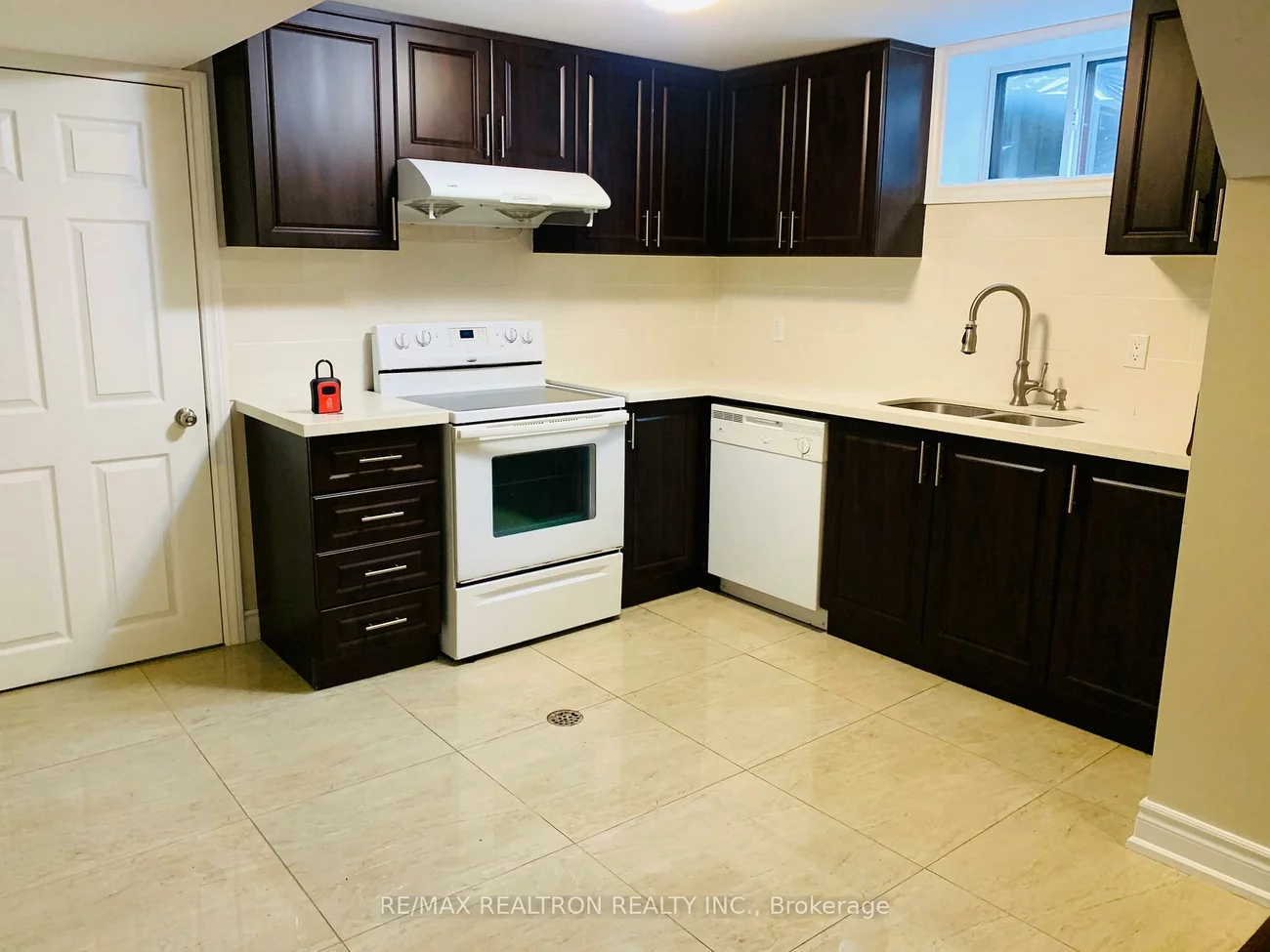 375, Elmwood, Harding, Richmond Hill