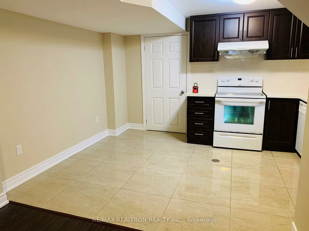 375, Elmwood, Harding, Richmond Hill