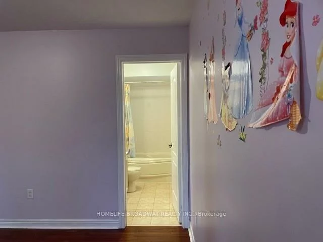 48, Townwood, Jefferson, Richmond Hill