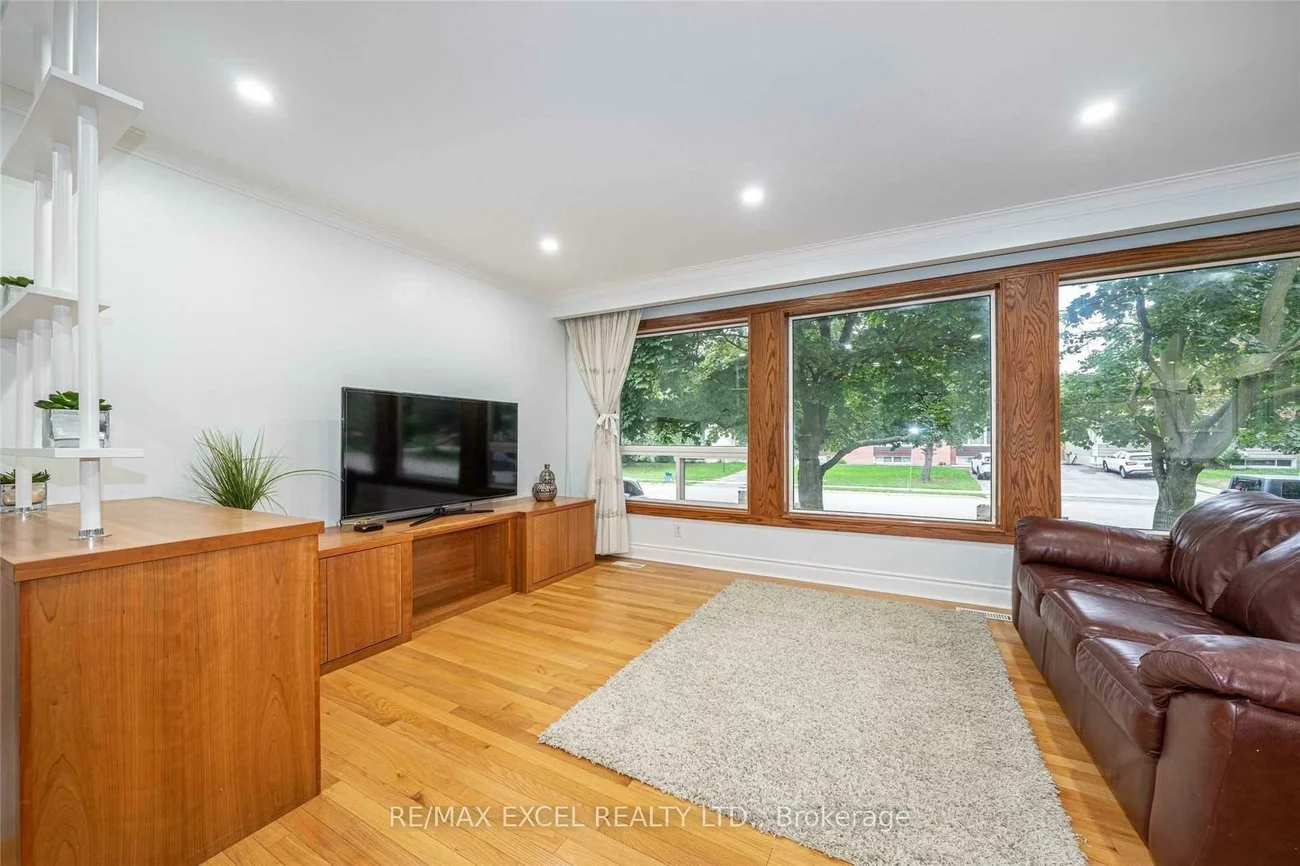 412, Balkan, Crosby, Richmond Hill