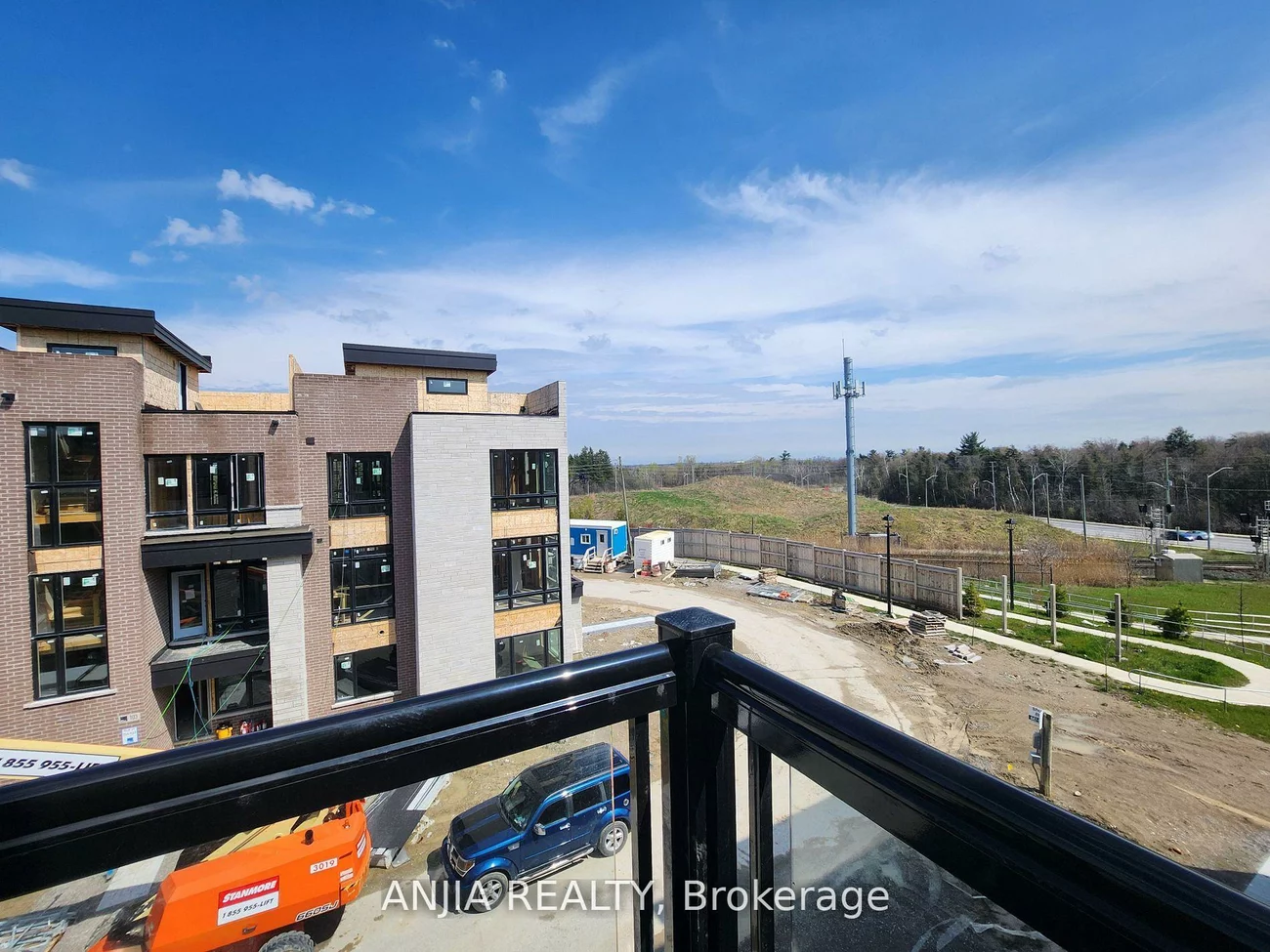 104, Credit, Jefferson, Richmond Hill