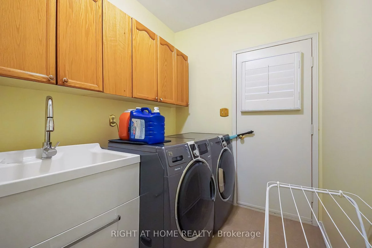 97, Brillinger, North Richvale, Richmond Hill