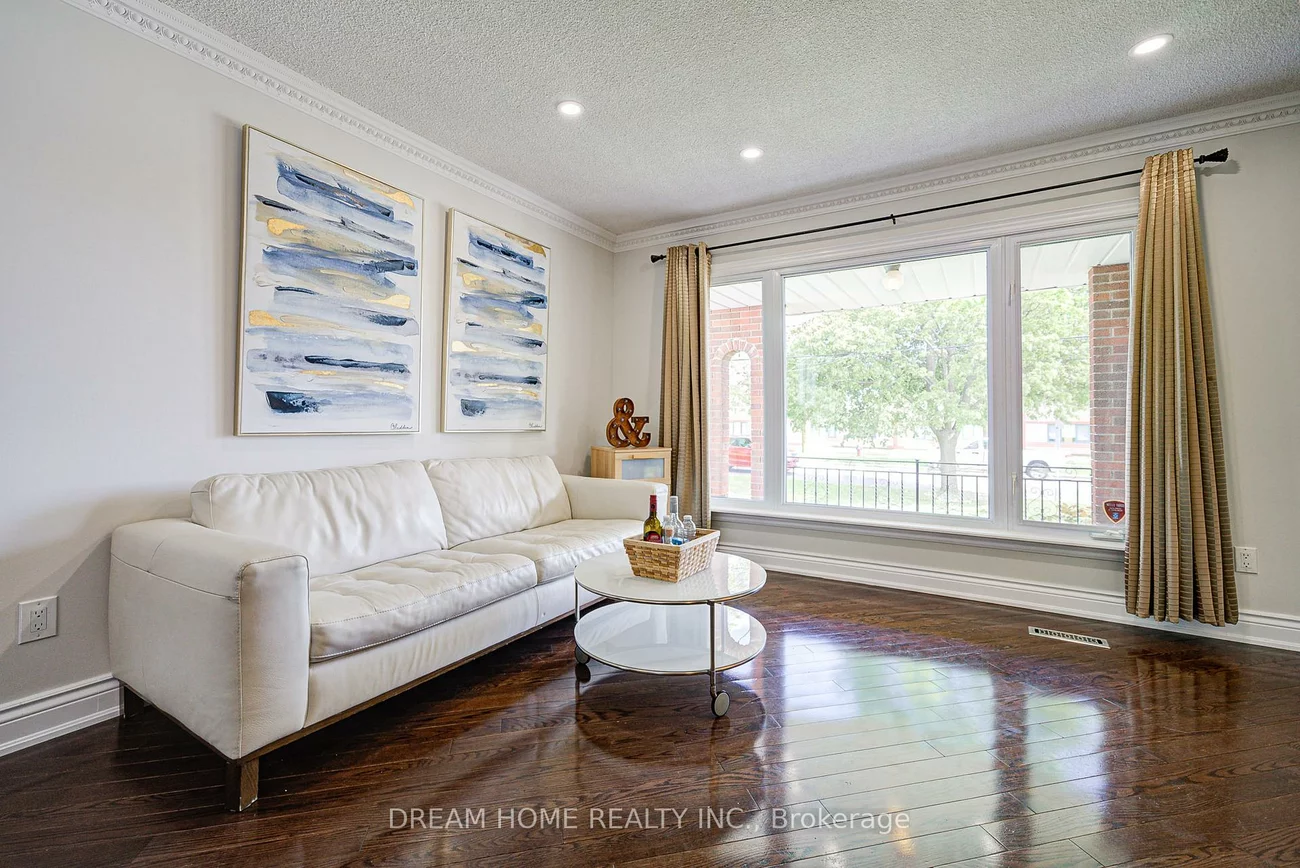 98, Weldrick, North Richvale, Richmond Hill