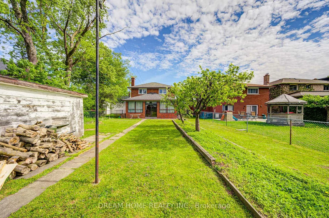 98, Weldrick, North Richvale, Richmond Hill