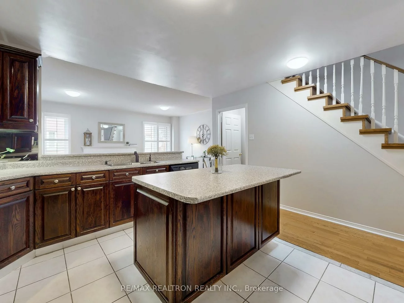 8, Coburg, Langstaff, Richmond Hill