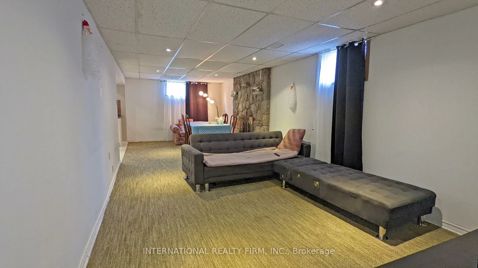 63, Centre, Crosby, Richmond Hill