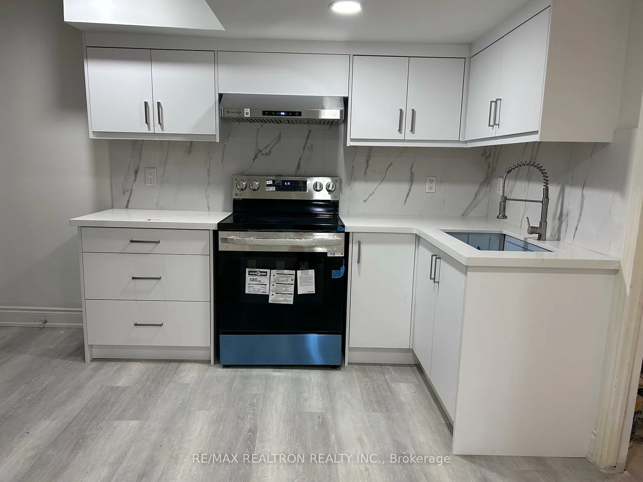 39, Waterton, Langstaff, Richmond Hill