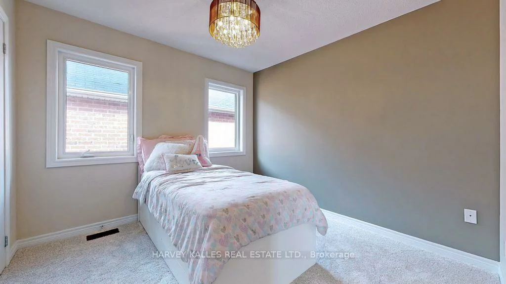 18, Shiner, Oak Ridges, Richmond Hill