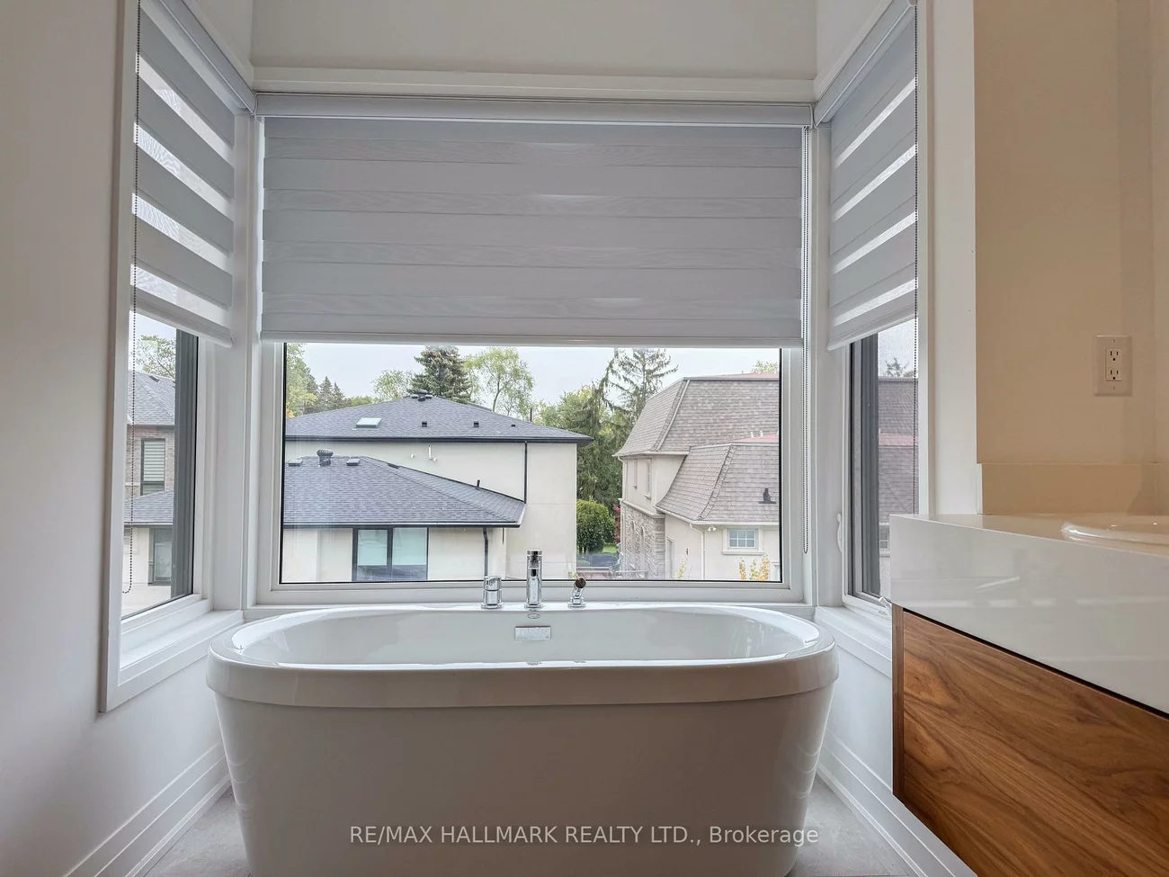 22, Direzze, Mill Pond, Richmond Hill