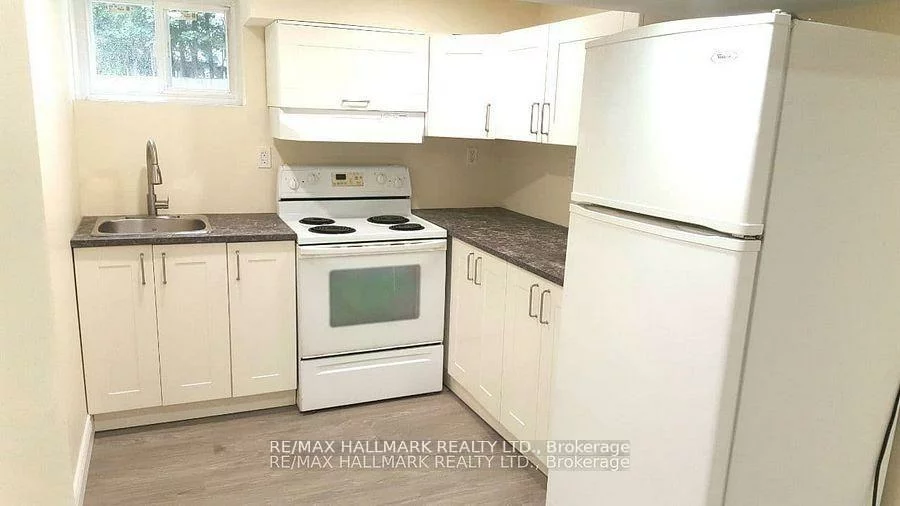 9884, Bayview, Harding, Richmond Hill