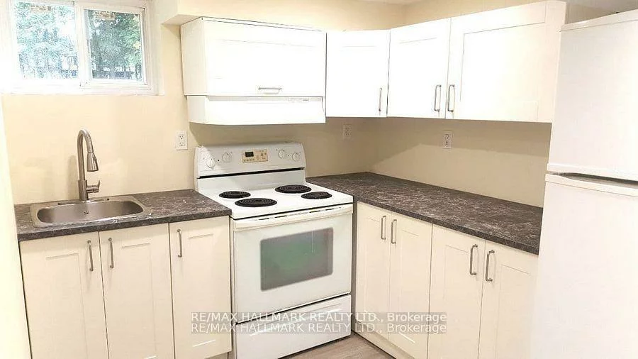 9884, Bayview, Harding, Richmond Hill