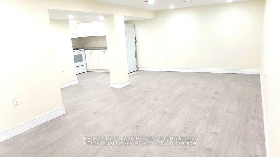 9884, Bayview, Harding, Richmond Hill