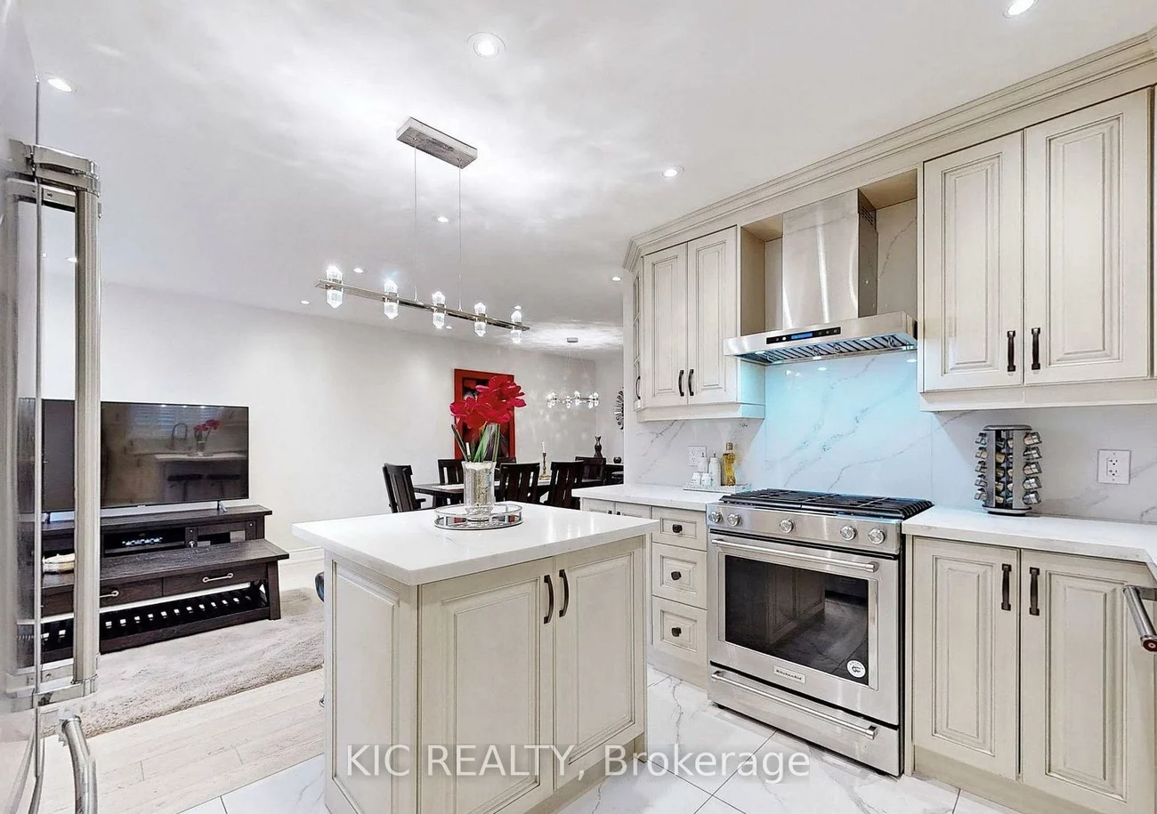 226, Browndale, Crosby, Richmond Hill