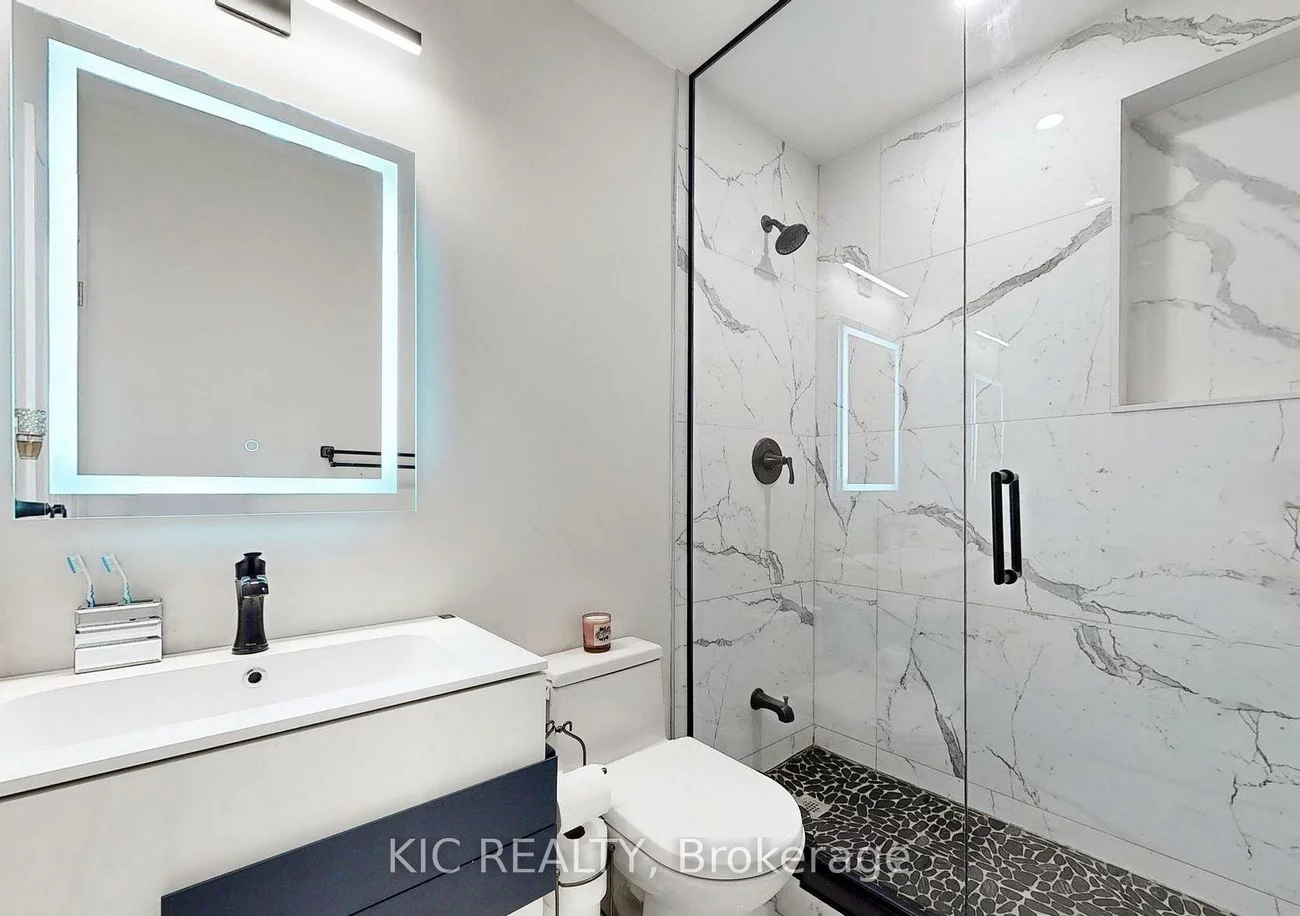 226, Browndale, Crosby, Richmond Hill