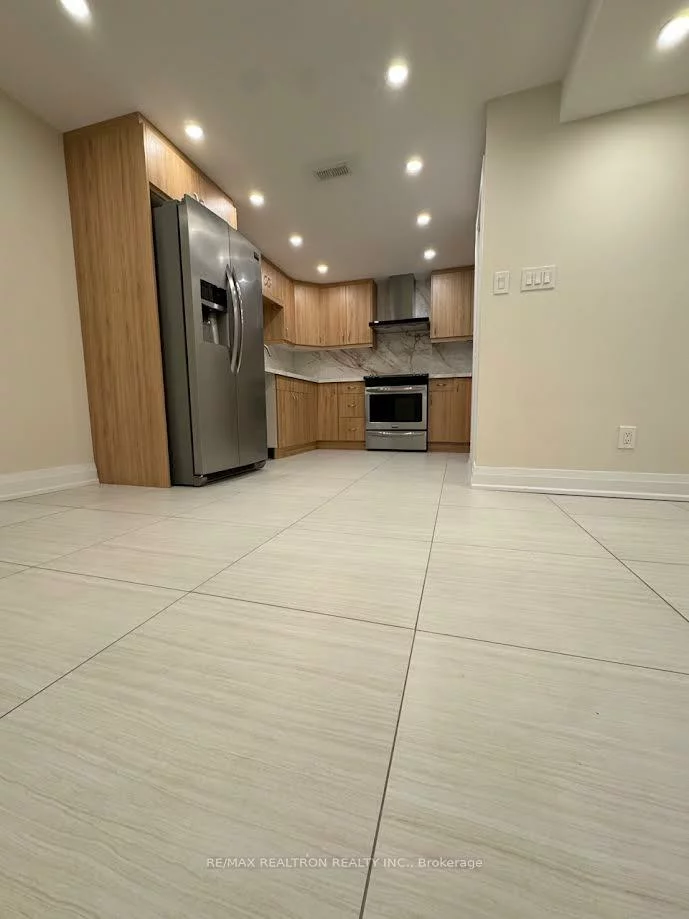 100, Larratt, Westbrook, Richmond Hill