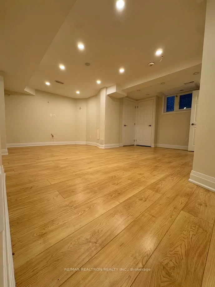 100, Larratt, Westbrook, Richmond Hill